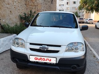 2015 Chevrolet Niva I Рестайлинг, белый, 699000 рублей, вид 1