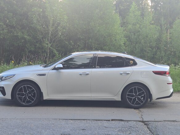 2019 Kia Optima IV Рестайлинг, белый, 1800000 рублей - вид 10