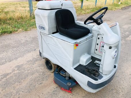 2012 Nilfisk City Ranger, серебристый, 359968 рублей, вид 1
