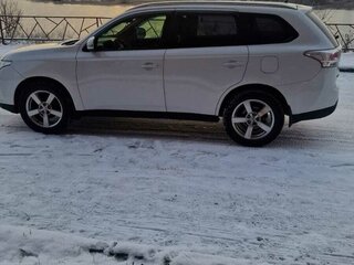 2013 Mitsubishi Outlander III, белый, 1450000 рублей, вид 5