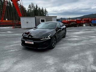 2021 Kia K5 III, чёрный, 2800000 рублей, вид 1