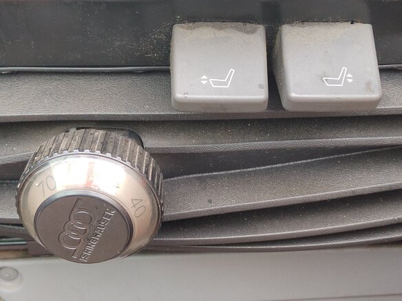 2008 Iveco Daily, красный, 1400000 рублей - вид 6