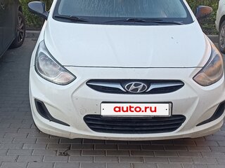 2013 Hyundai Solaris I, белый, 700000 рублей, вид 1