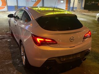 2013 Opel Astra GTC J Рестайлинг, белый, 850000 рублей, вид 4