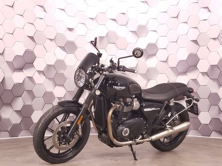 2020 Triumph Street Twin, чёрный, 799000 рублей, вид 2