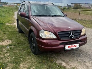 1998 Mercedes-Benz M-Класс 320 I (W163), красный, 355000 рублей, вид 2