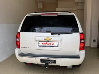 2012 Chevrolet Tahoe 6AT III, белый, 2500000 рублей, вид 4