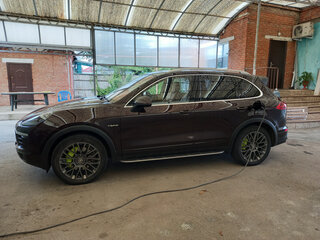 2015 Porsche Cayenne S E-Hybrid II Рестайлинг (958), коричневый, 4000000 рублей, вид 2