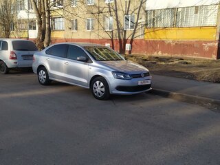 2015 Volkswagen Polo V, серебристый, 999999 рублей, вид 2
