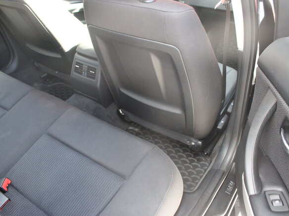 2011 BMW 3 серии 318i V (E90/E91/E92/E93) Рестайлинг, чёрный - вид 17