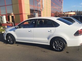 2019 Volkswagen Polo V Рестайлинг, белый, 1300000 рублей, вид 4