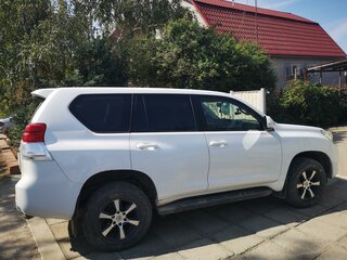 2012 Toyota Land Cruiser Prado 150 Series, белый, 2800000 рублей, вид 2