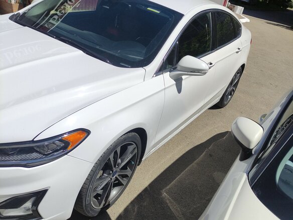 2020 Ford Fusion (North America) II Рестайлинг, белый, 1500000 рублей - вид 6