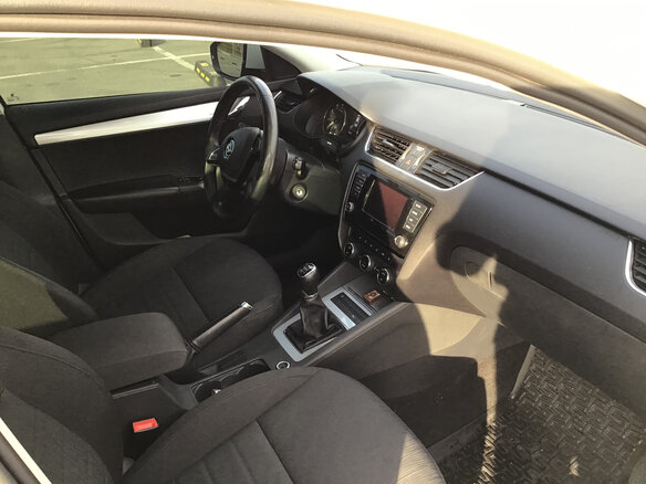 2015 Skoda Octavia III (A7), белый, 990000 рублей - вид 14
