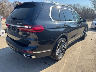 2022 BMW X7 40i I (G07), чёрный, 9097000 рублей, вид 4