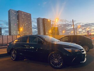 2016 Toyota Camry VII (XV50) Рестайлинг, чёрный, 2010000 рублей, вид 5