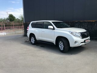 2016 Toyota Land Cruiser Prado 150 Series Рестайлинг 1, белый, 4500000 рублей, вид 4