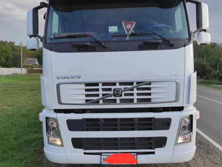 2006 Volvo FH, белый, 6800000 рублей, вид 2