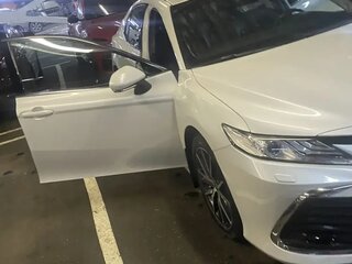 2021 Toyota Camry VIII (XV70) Рестайлинг, белый, 2900000 рублей, вид 5