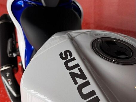 2024 Suzuki GSX 1300 R Hayabusa, белый, 2060000 рублей, вид 3