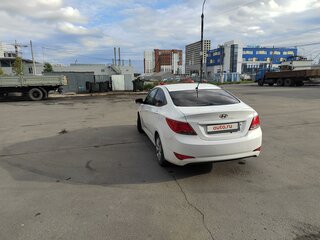 2015 Hyundai Solaris I Рестайлинг, белый, 830000 рублей, вид 4