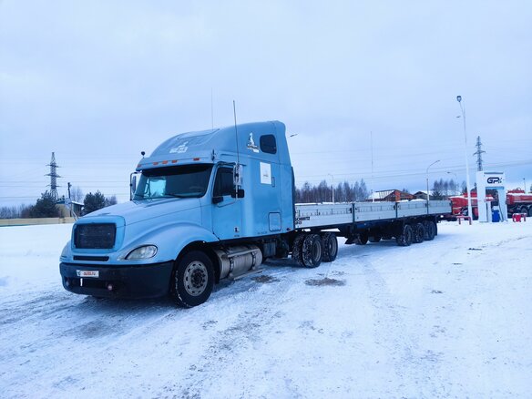 2003 Freightliner FLC, голубой, 2500000 рублей - вид 1
