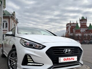 2017 Hyundai Sonata VII (LF) Рестайлинг, белый, 2100000 рублей, вид 3