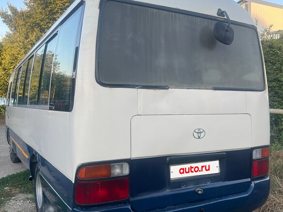 2002 Toyota Coaster, серый, 1950000 рублей - вид 2