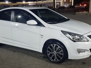 2015 Hyundai Solaris I Рестайлинг, белый, 1300000 рублей, вид 3