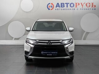 2018 Mitsubishi Outlander III Рестайлинг 2, белый, 1795000 рублей, вид 3