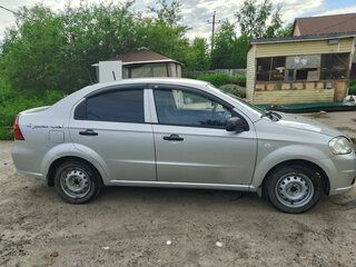 2011 Chevrolet Aveo I Рестайлинг, серебристый, 560000 рублей, вид 3
