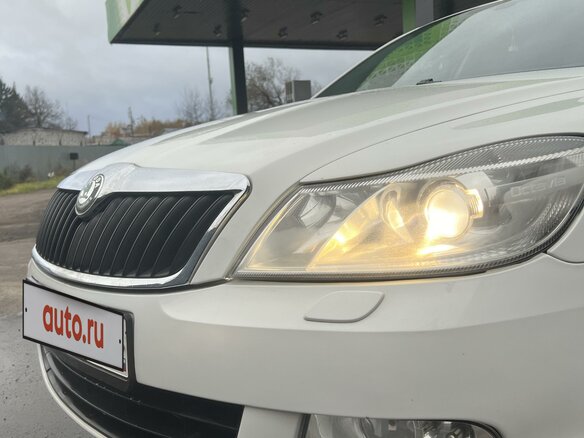 2012 Skoda Octavia II (A5) Рестайлинг, белый, 1050000 рублей - вид 19