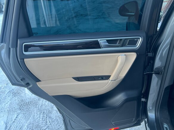2015 Volkswagen Touareg II Рестайлинг, серый, 4000000 рублей - вид 13