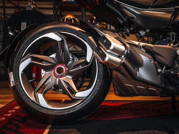 2024 Ducati Diavel V4, зелёный, 6990000 рублей - вид 9
