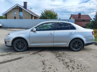 2009 Volkswagen Jetta V, серый, 1100000 рублей, вид 3