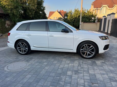 2018 Audi Q7 II (4M), белый, 4799000 рублей, вид 3