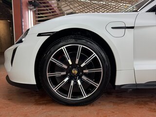 2022 Porsche Taycan GTS Sport Turismo I, белый, 11500000 рублей, вид 4