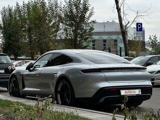 2020 Porsche Taycan Turbo I, серебристый, 8450000 рублей, вид 4