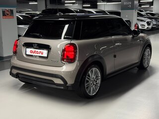 2021 Mini Hatch Cooper III (F55/F56) Рестайлинг 2, бежевый, 1720000 рублей, вид 4