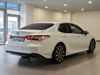 2020 Toyota Camry VIII (XV70), белый, 2445000 рублей, вид 5