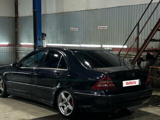 2005 Mercedes-Benz C-Класс 230 II (W203) Рестайлинг, чёрный, 470000 рублей, вид 2