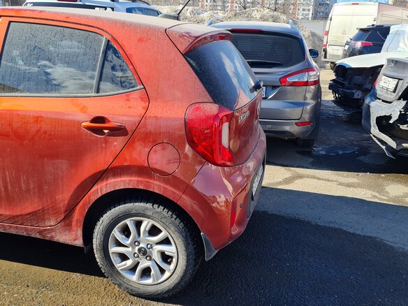 2018 Kia Picanto III, оранжевый, 1500000 рублей - вид 4