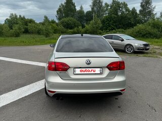 2011 Volkswagen Jetta VI, серебристый, 950000 рублей, вид 3