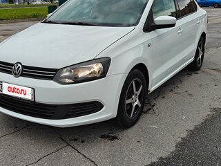 2014 Volkswagen Polo V, белый, 680000 рублей, вид 1