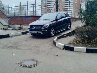 2013 Mercedes-Benz M-Класс 500 III (W166), чёрный, 2500000 рублей, вид 1