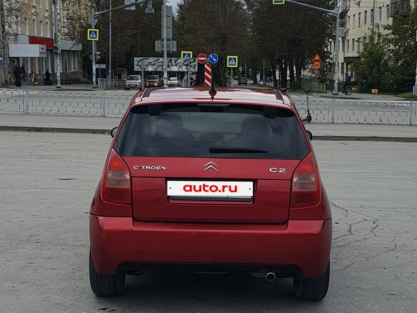 2004 Citroen C2, красный, 295000 рублей - вид 3
