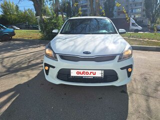 2017 Kia Rio IV, белый, 1100000 рублей, вид 1