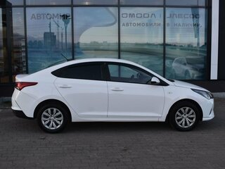 2021 Hyundai Solaris II Рестайлинг, белый, 1550000 рублей, вид 4