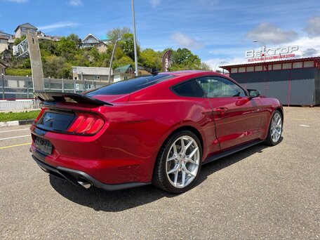 2021 Ford Mustang VI Рестайлинг, красный, 3900000 рублей, вид 5