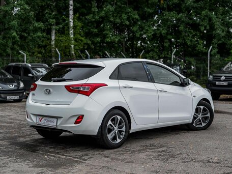 2016 Hyundai i30 II Рестайлинг, белый, 1000000 рублей, вид 2
